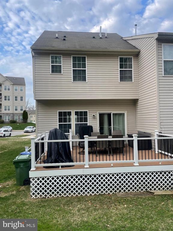 Image 32 of property listing at 5340 WYNDHOLME CIR #109, Baltimore, MD 21229