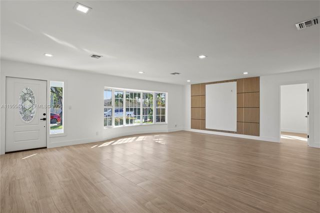 5641 NE 21st Ave, Fort Lauderdale, FL 33308