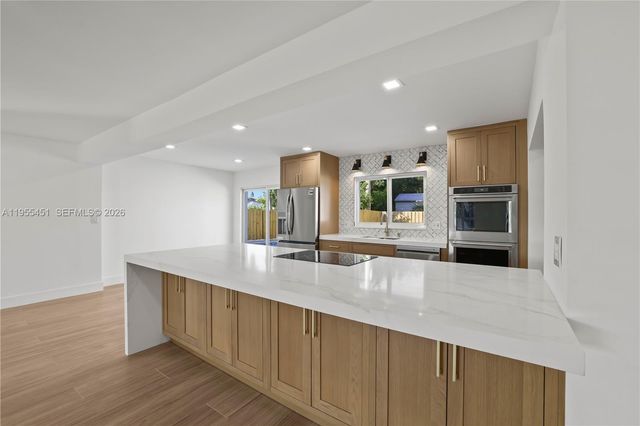 5641 NE 21st Ave, Fort Lauderdale, FL 33308