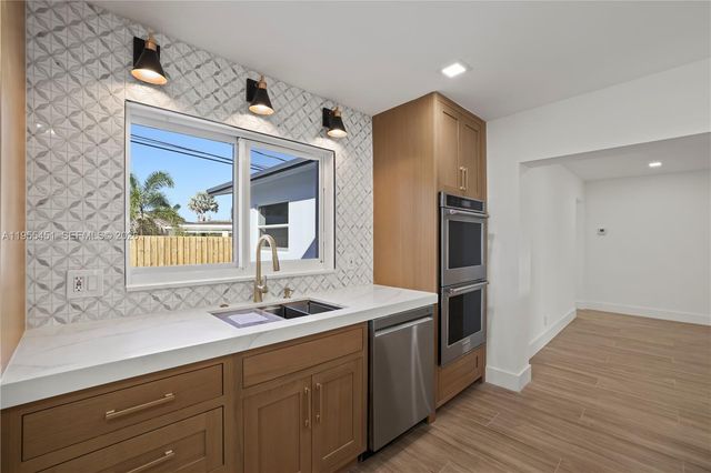 5641 NE 21st Ave, Fort Lauderdale, FL 33308