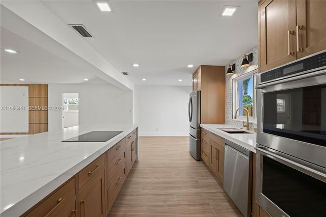 5641 NE 21st Ave, Fort Lauderdale, FL 33308