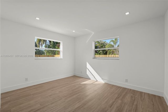 5641 NE 21st Ave, Fort Lauderdale, FL 33308