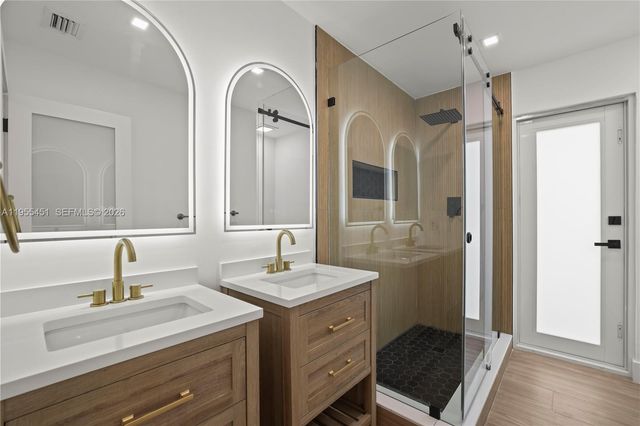 5641 NE 21st Ave, Fort Lauderdale, FL 33308