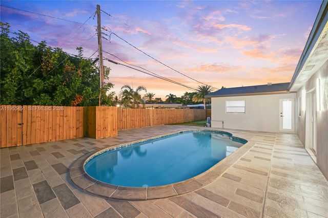 5641 NE 21st Ave, Fort Lauderdale, FL 33308