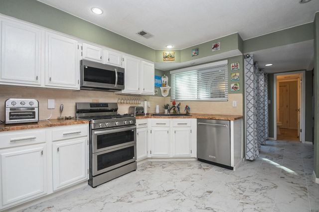 6617 Tournament Drive, Houston, TX 77069