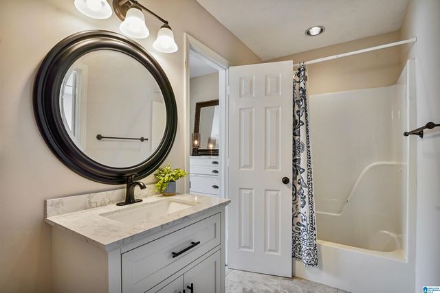 111 IVY CIRCLE, Pelham, AL 35124