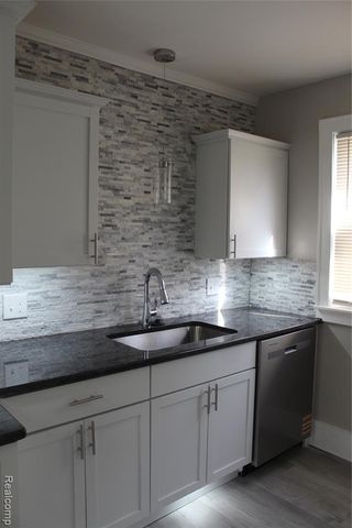 15716 Kentucky Street, Detroit, MI 48238