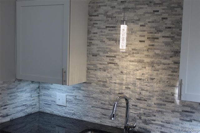 15716 Kentucky Street, Detroit, MI 48238