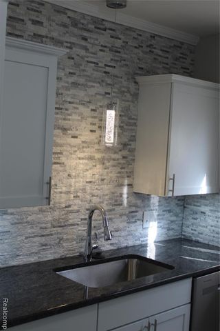 15716 Kentucky Street, Detroit, MI 48238