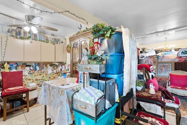 7715 Whitsett, Los Angeles, CA 90001
