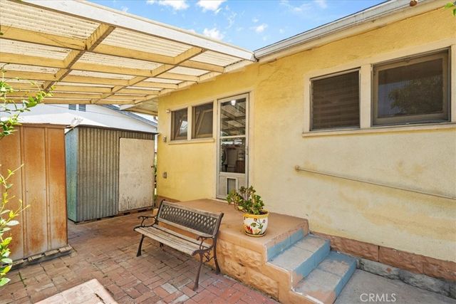 7715 Whitsett, Los Angeles, CA 90001