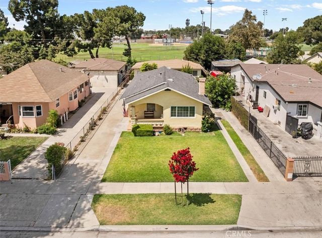 7715 Whitsett, Los Angeles, CA 90001