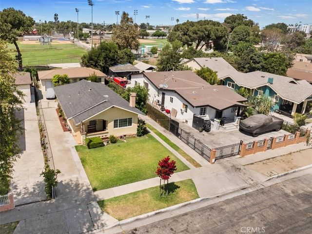 7715 Whitsett, Los Angeles, CA 90001