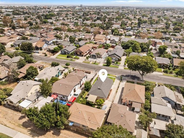7715 Whitsett, Los Angeles, CA 90001