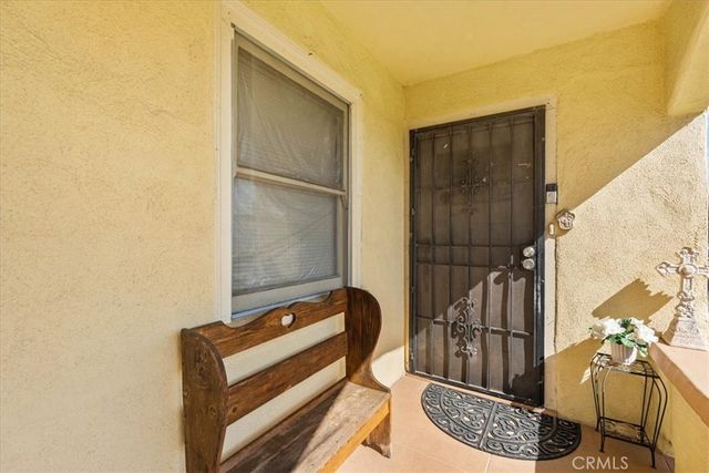 7715 Whitsett, Los Angeles, CA 90001