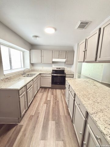 13066 Feather Ridge, San Antonio, TX 78233