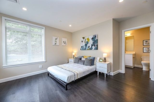 4945 Washington 110, Boston, MA 02132