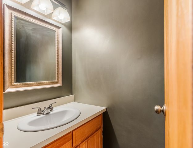 3187 Sycamore Drive, Columbus, IN 47203