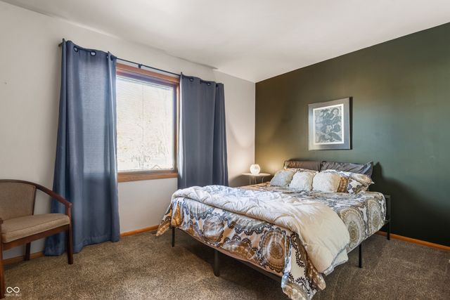 3187 Sycamore Drive, Columbus, IN 47203