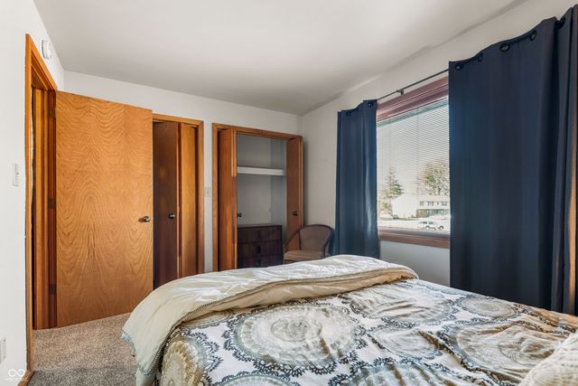 3187 Sycamore Drive, Columbus, IN 47203