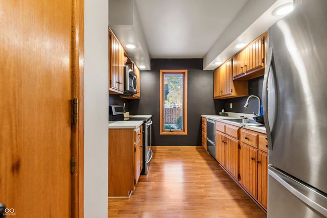 3187 Sycamore Drive, Columbus, IN 47203