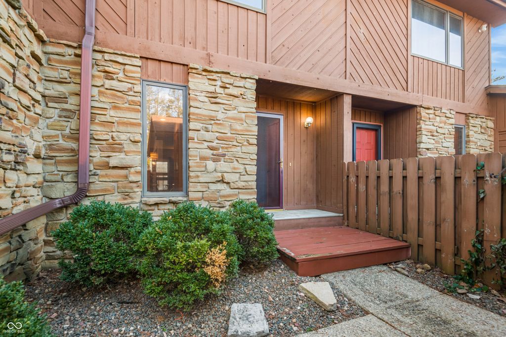 3187 Sycamore Drive, Columbus, IN 47203