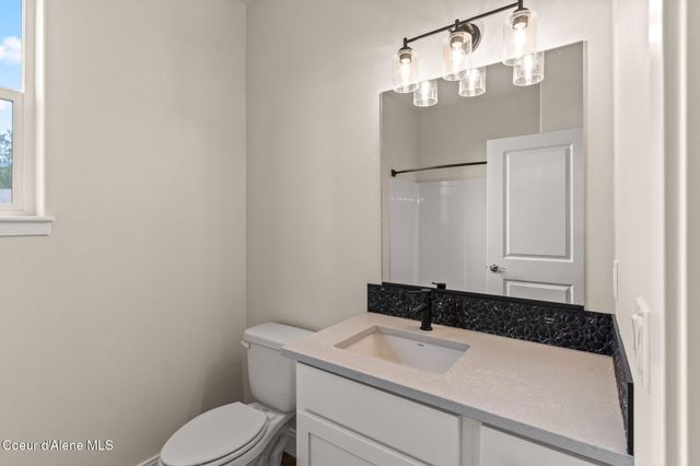 8975 BEDWELL ST, Rathdrum, ID 83858