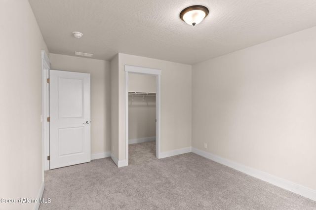 8975 BEDWELL ST, Rathdrum, ID 83858