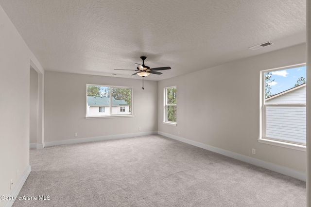 8975 BEDWELL ST, Rathdrum, ID 83858