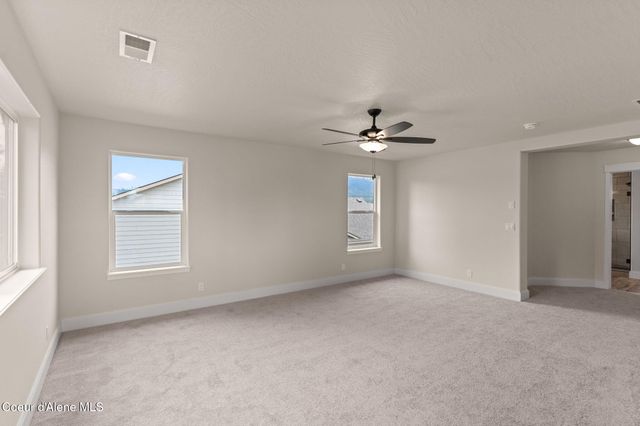 8975 BEDWELL ST, Rathdrum, ID 83858