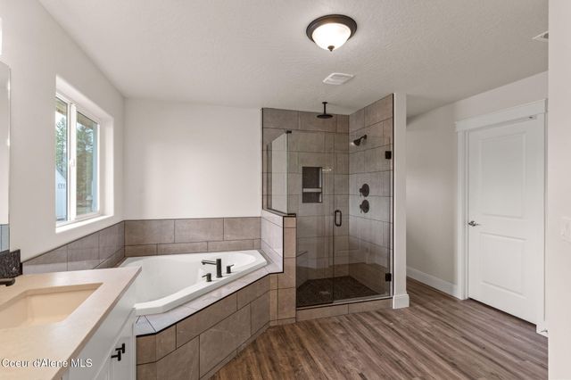 8975 BEDWELL ST, Rathdrum, ID 83858