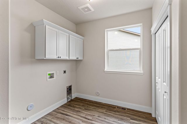 8975 BEDWELL ST, Rathdrum, ID 83858