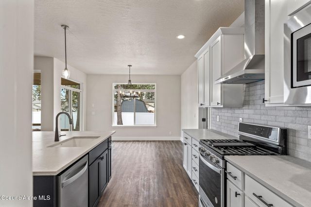 8975 BEDWELL ST, Rathdrum, ID 83858