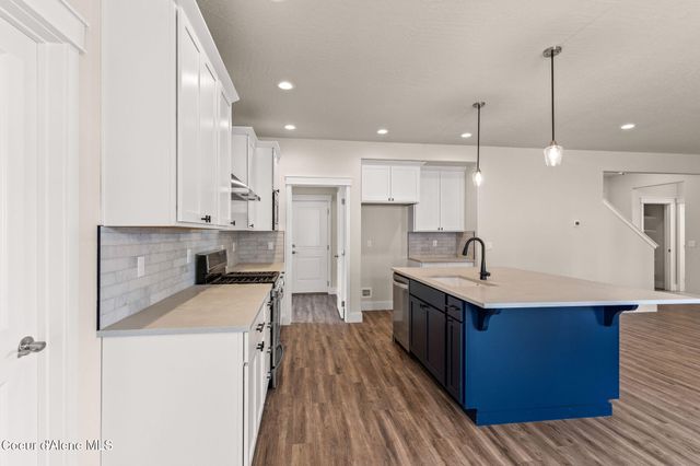 8975 BEDWELL ST, Rathdrum, ID 83858