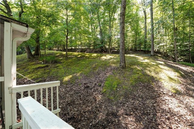 50 Mountaineer Heights Drive, Elkview, WV 25071
