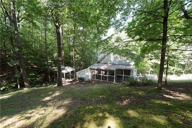 50 Mountaineer Heights Drive, Elkview, WV 25071