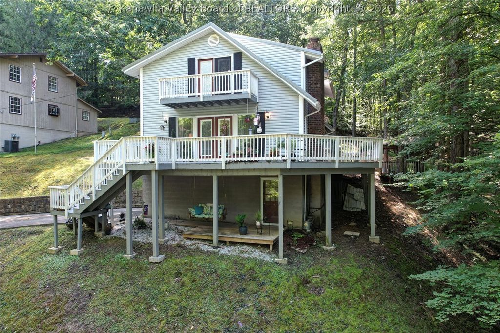 50 Mountaineer Heights Drive, Elkview, WV 25071