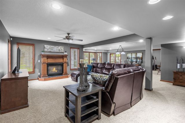 4120 Fox Hollow Court, Marion, IA 52302