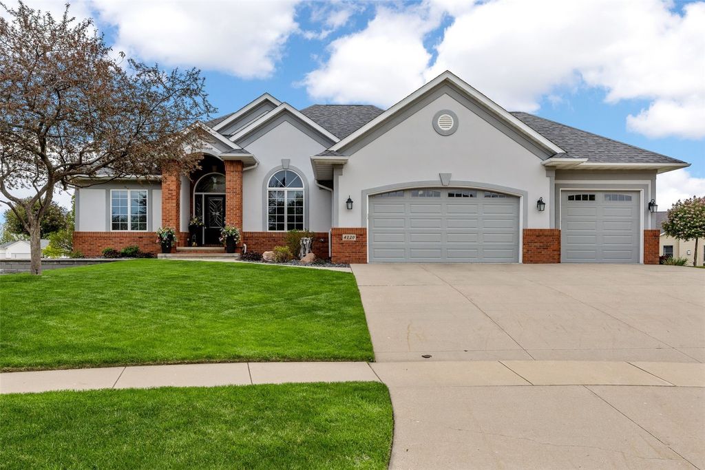 4120 Fox Hollow Court, Marion, IA 52302