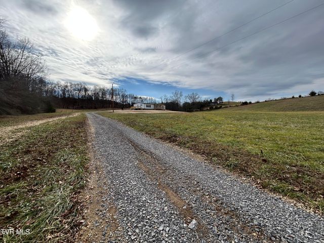 1040 Yellow Springs Road, Midway, TN 37809
