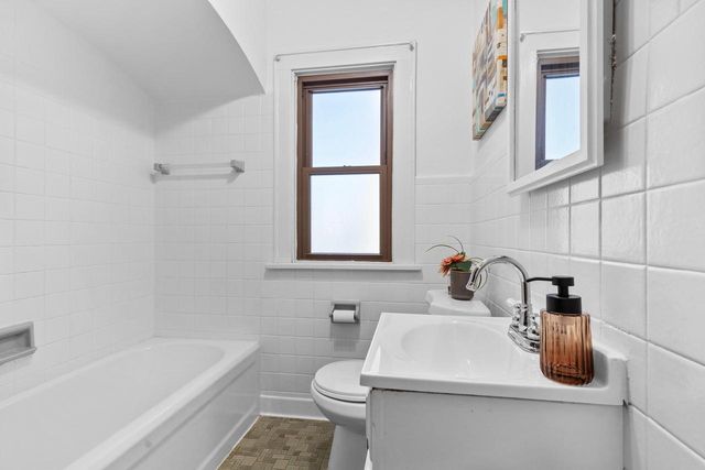 4265 N 29th STREET, Milwaukee, WI 53216