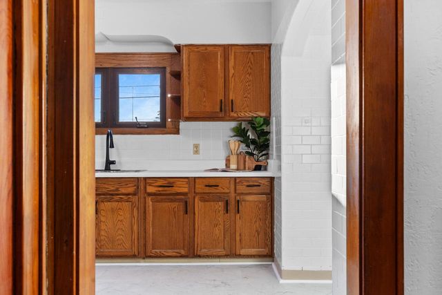 4265 N 29th STREET, Milwaukee, WI 53216