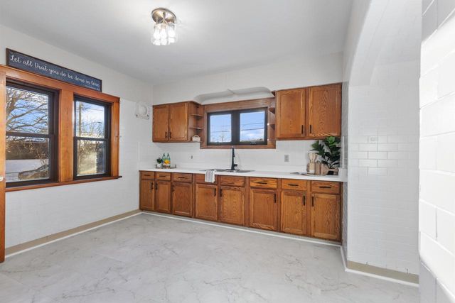 4265 N 29th STREET, Milwaukee, WI 53216