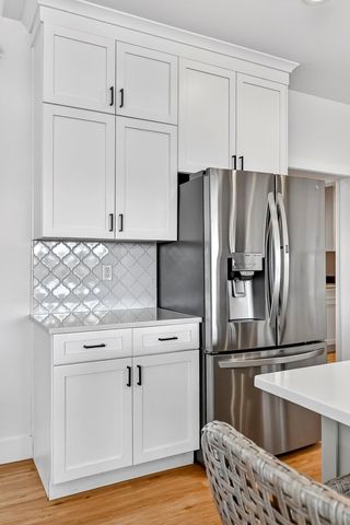 6039 S Kings Avenue, Springfield, MO 65810