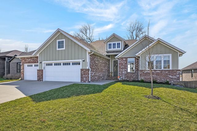 6039 S Kings Avenue, Springfield, MO 65810