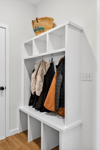 6039 S Kings Avenue, Springfield, MO 65810