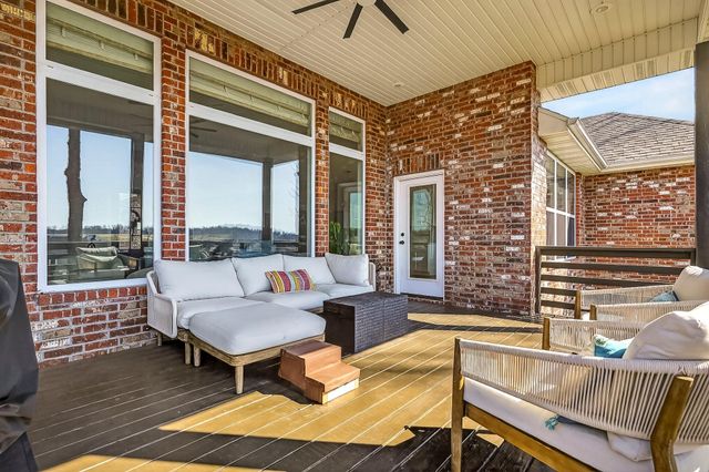 6039 S Kings Avenue, Springfield, MO 65810