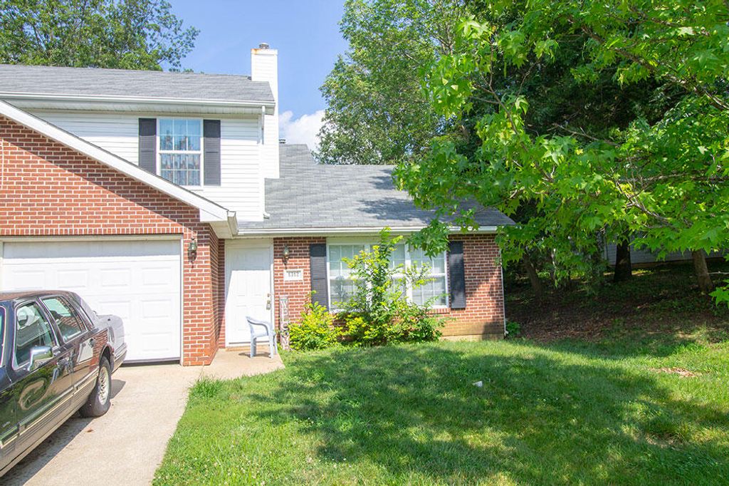 1312 VALLEY CREEK LN, Columbia, MO 65202