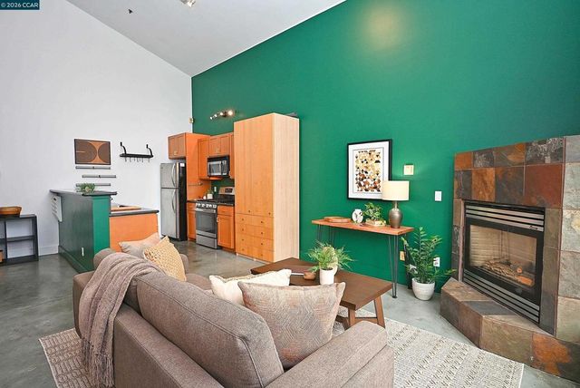 675 675 8Th Street 15, Oakland, CA 94607