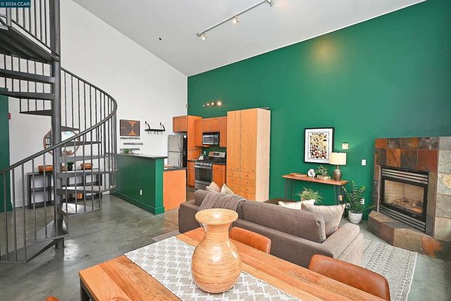 675 675 8Th Street 15, Oakland, CA 94607